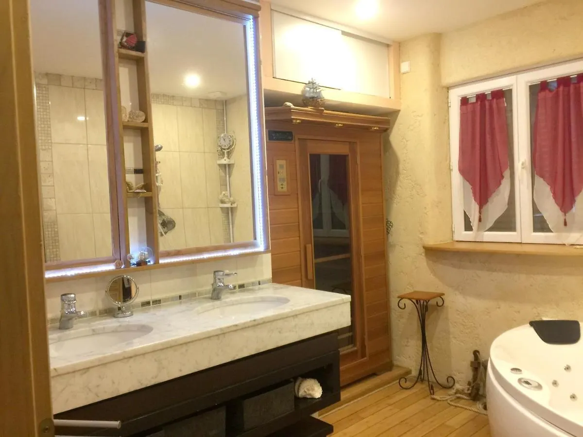 Appartement Charmant Avec Piscine Privee A Catonvielle 120 M² 0*,