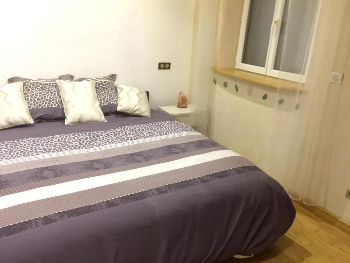 Appartement Charmant Avec Piscine Privee A Catonvielle 120 M² 0*,